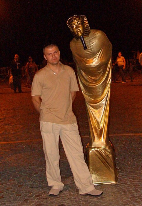 Newman (Artur Seremak)