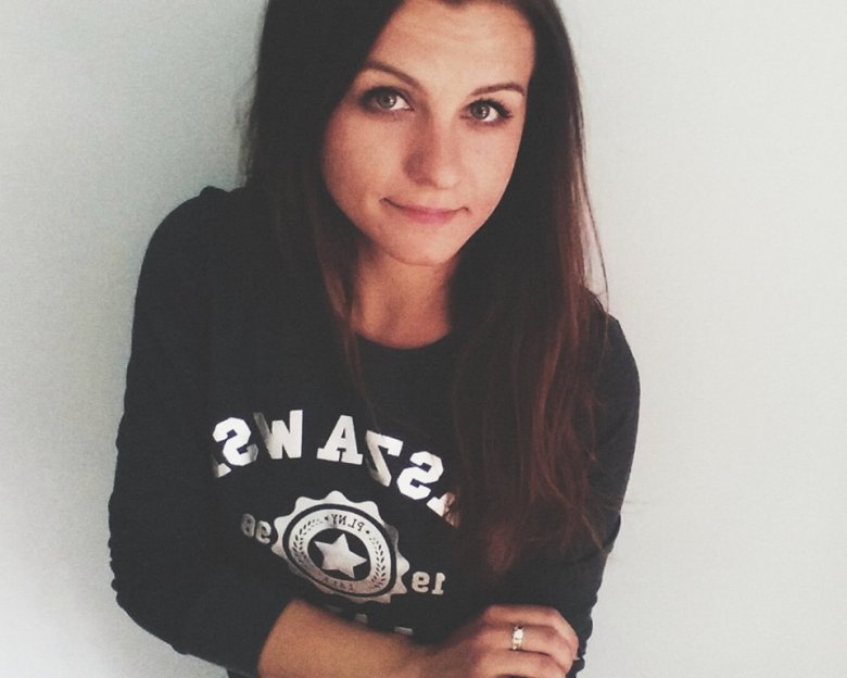 dominikaaa09 (dominikaaa09 )