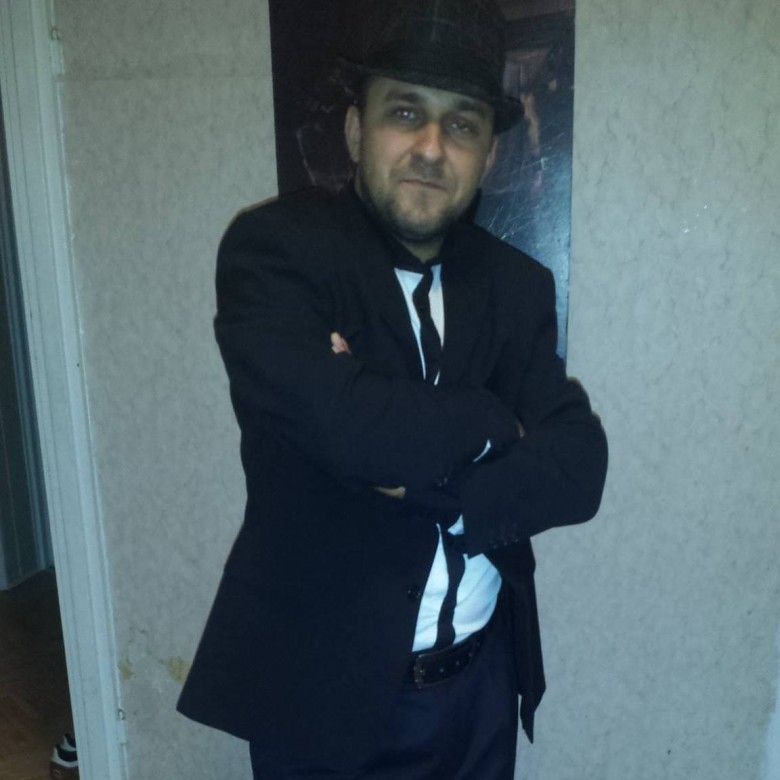 AdamWrobel1985  (AdamWrobel1985)