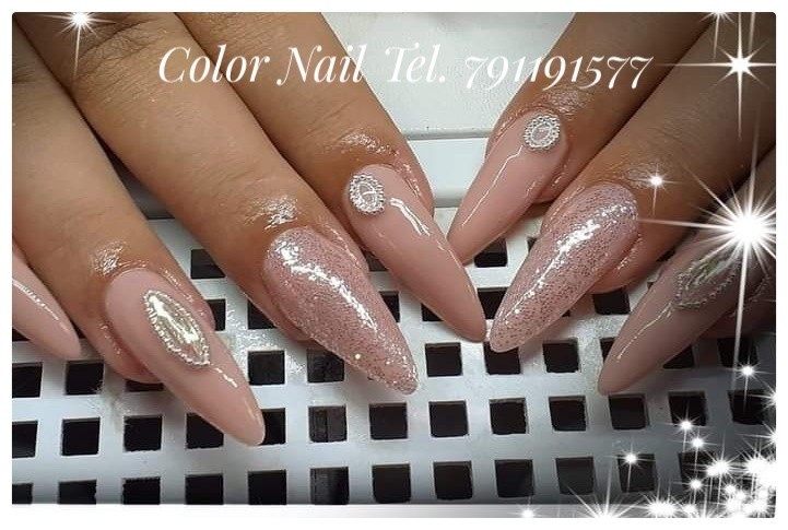 Stylistka paznokci  (Stylistka paznokci)