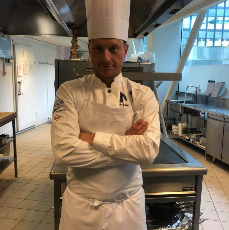 karol 1985  (karol 1985), Niepołomice