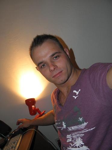 Robert F (7even), Brandbu, Warszawa