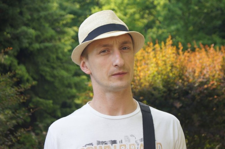 hakues (Łukasz Piskorz)