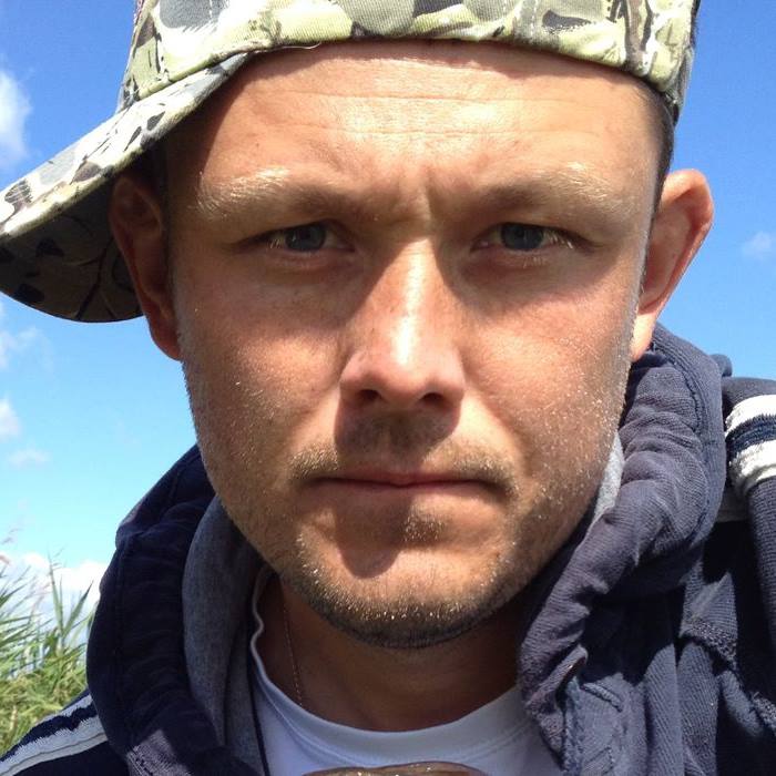 Adam Nowak (fiskeeventyr), Høvik, Ostrołęka